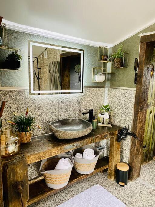 Cottage, Lodge & Spa Prouilly Extérieur photo